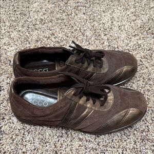 ECCO Women’s Dark Brown Genuine Leather Sneaker Size 7/38 EUC